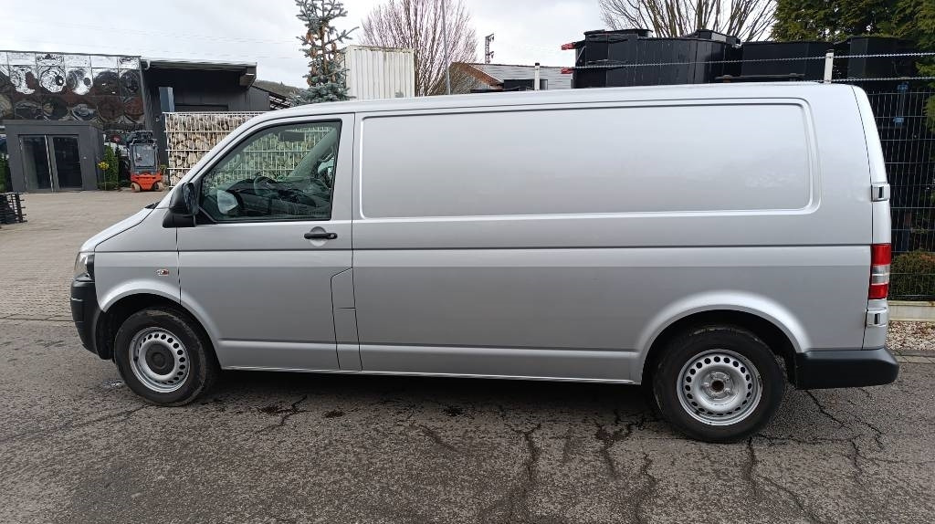 Volkswagen T5 2.0 TDI, Transporter, Kasten, Werkstattschränke - Bestelwagen gesloten laadbak: afbeelding 4 Volkswagen T5 2.0 TDI, Transporter, Kasten, Werkstattschränke - Bestelwagen gesloten laadbak: afbeelding 4