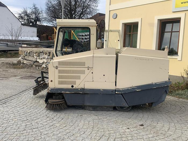 Veegwagen Amros 1250 Kehrmaschine: afbeelding 6 Veegwagen Amros 1250 Kehrmaschine: afbeelding 6