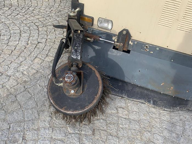 Veegwagen Amros 1250 Kehrmaschine: afbeelding 7 Veegwagen Amros 1250 Kehrmaschine: afbeelding 7