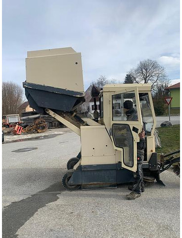 Veegwagen Amros 1250 Kehrmaschine: afbeelding 14 Veegwagen Amros 1250 Kehrmaschine: afbeelding 14