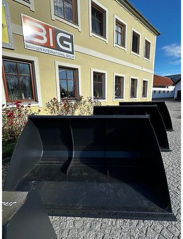 Big Volumenschaufel 220 cm mit Merlo ZM2 Aufnahme - Bak: afbeelding 1 Big Volumenschaufel 220 cm mit Merlo ZM2 Aufnahme - Bak: afbeelding 1