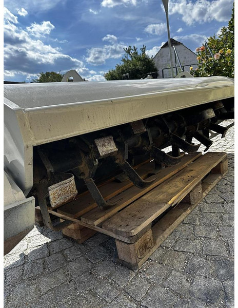Cat LT18B TILLER - Grondbewerking toebehoor: afbeelding 4 Cat LT18B TILLER - Grondbewerking toebehoor: afbeelding 4