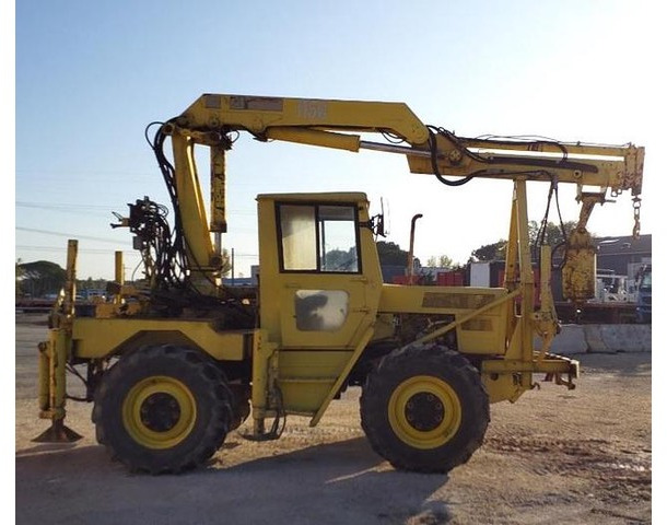 Mercedes-Benz MB Trac-800 Traktor - Tractor: afbeelding 1 Mercedes-Benz MB Trac-800 Traktor - Tractor: afbeelding 1