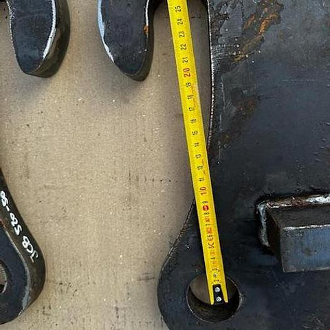 Big Anschweißhaken / Anschweißset / Koppelhaken JCB 520-50 Aufnahme - Onderdelen: afbeelding 4 Big Anschweißhaken / Anschweißset / Koppelhaken JCB 520-50 Aufnahme - Onderdelen: afbeelding 4