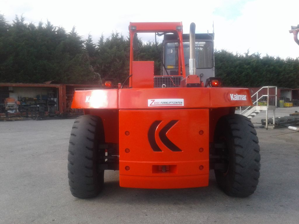 Kalmar DCE330-12 - Diesel heftruck: afbeelding 3 Kalmar DCE330-12 - Diesel heftruck: afbeelding 3