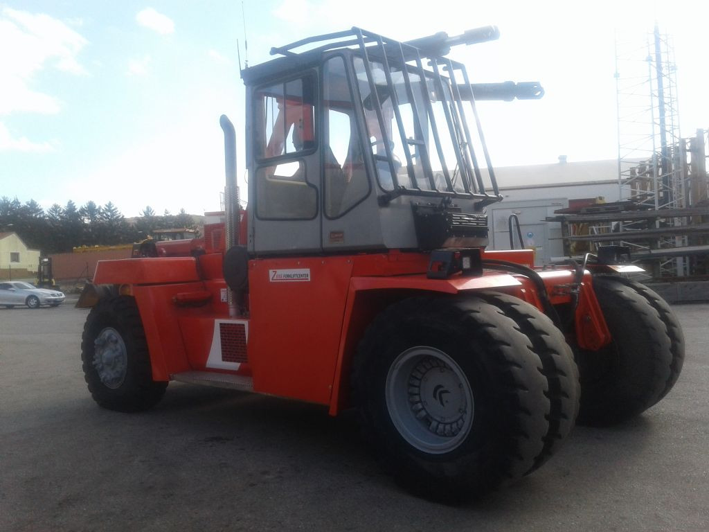 Kalmar DCE330-12 - Diesel heftruck: afbeelding 5 Kalmar DCE330-12 - Diesel heftruck: afbeelding 5