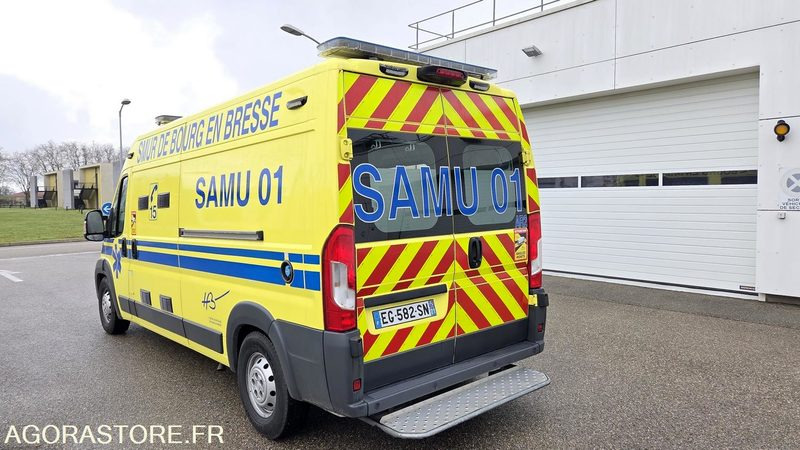 AMBULANCE DE TYPE C - FIAT DUCATO L3-H2 177cv ANNEE 2016 - 259 200km - Ambulance: afbeelding 4 AMBULANCE DE TYPE C - FIAT DUCATO L3-H2 177cv ANNEE 2016 - 259 200km - Ambulance: afbeelding 4