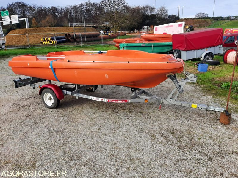 L72-01-10 Barque New Matic 360 JEANNEAU sur remorque RSA Satellite - Andere machine: afbeelding 2 L72-01-10 Barque New Matic 360 JEANNEAU sur remorque RSA Satellite - Andere machine: afbeelding 2