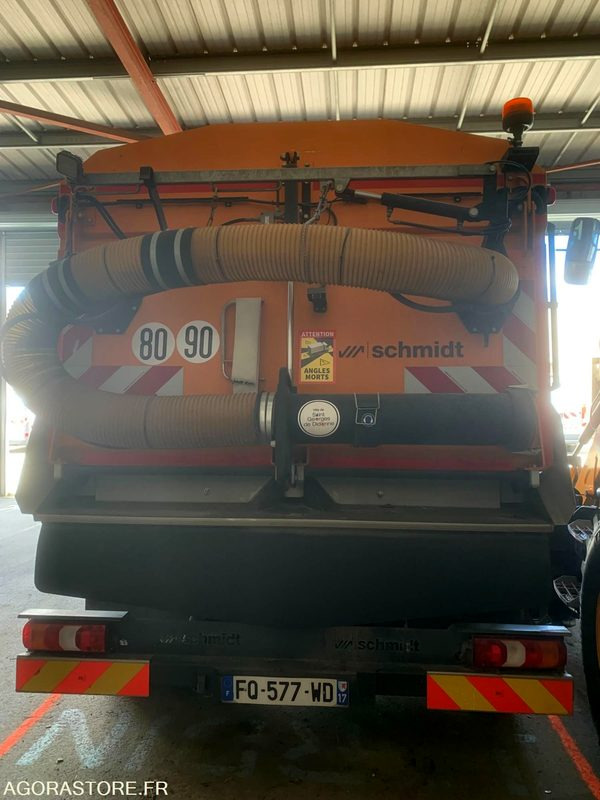 BALAYEUSE COMPOSÉE D'UN PORTEUR MERCEDES ET D'UN SYSTÈME DE BALAYAGE SCHMIDT - Veegwagen: afbeelding 5 BALAYEUSE COMPOSÉE D'UN PORTEUR MERCEDES ET D'UN SYSTÈME DE BALAYAGE SCHMIDT - Veegwagen: afbeelding 5