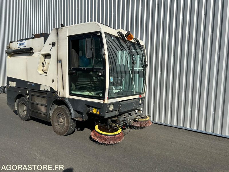 BALAYEUSE DE VOIRIE - SCHMIDT CLEANGO 500 - 2011 - 10 000 HEURES - Veegwagen: afbeelding 3 BALAYEUSE DE VOIRIE - SCHMIDT CLEANGO 500 - 2011 - 10 000 HEURES - Veegwagen: afbeelding 3
