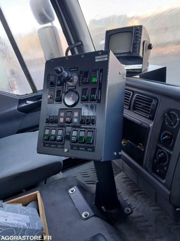 BALAYEUSE RENAULT MIDLUM 220 DCI - Veegwagen: afbeelding 2 BALAYEUSE RENAULT MIDLUM 220 DCI - Veegwagen: afbeelding 2