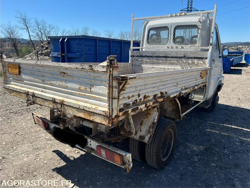 BENNE RENAULT B80 - 1995 - 125 800 KM - Kipper bestelwagen: afbeelding 2 BENNE RENAULT B80 - 1995 - 125 800 KM - Kipper bestelwagen: afbeelding 2