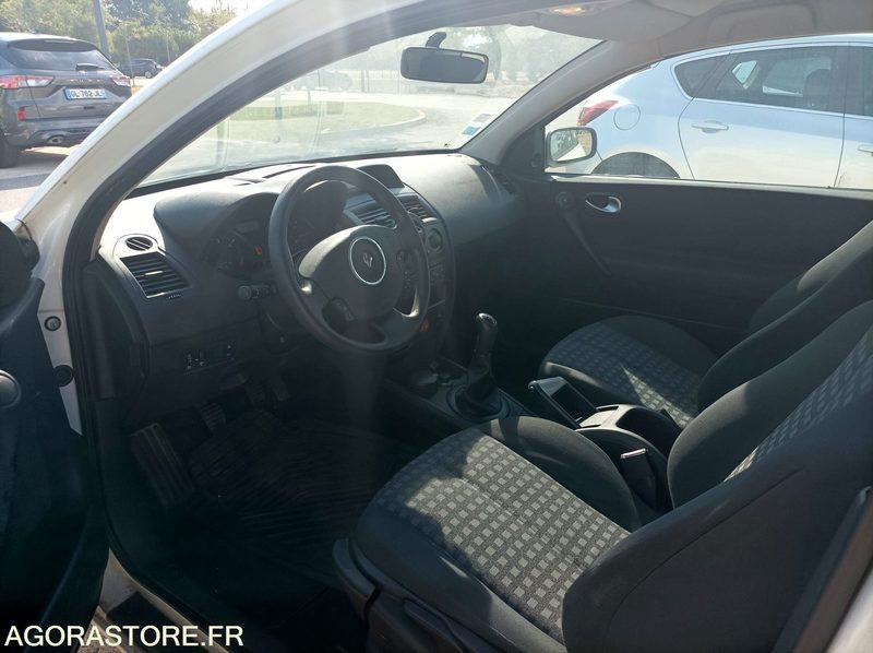 BERLINE MEGANE II 2008 2 places - Personenwagen: afbeelding 2 BERLINE MEGANE II 2008 2 places - Personenwagen: afbeelding 2