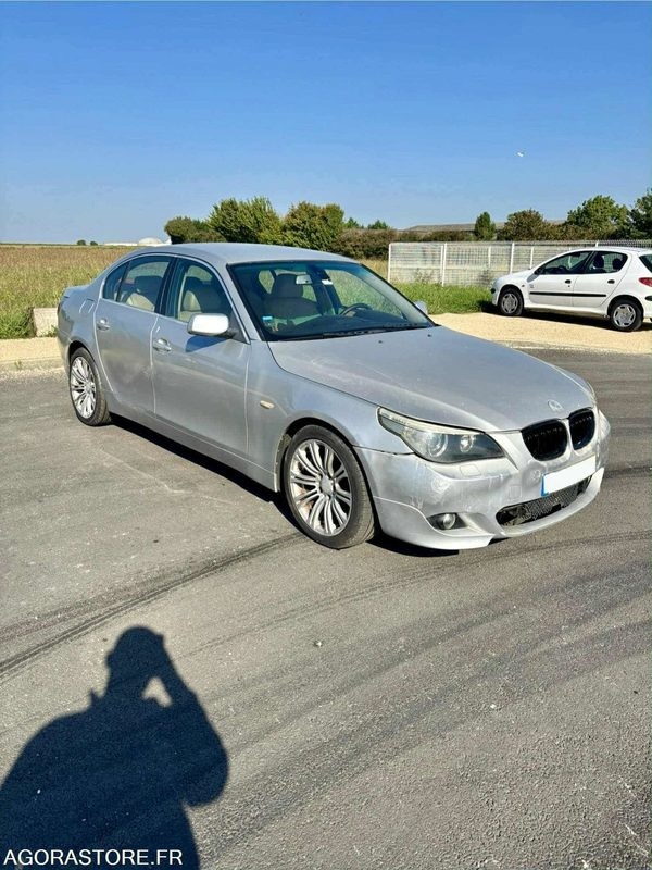 BMW 530 D 160.000 KMS - Personenwagen: afbeelding 1 BMW 530 D 160.000 KMS - Personenwagen: afbeelding 1