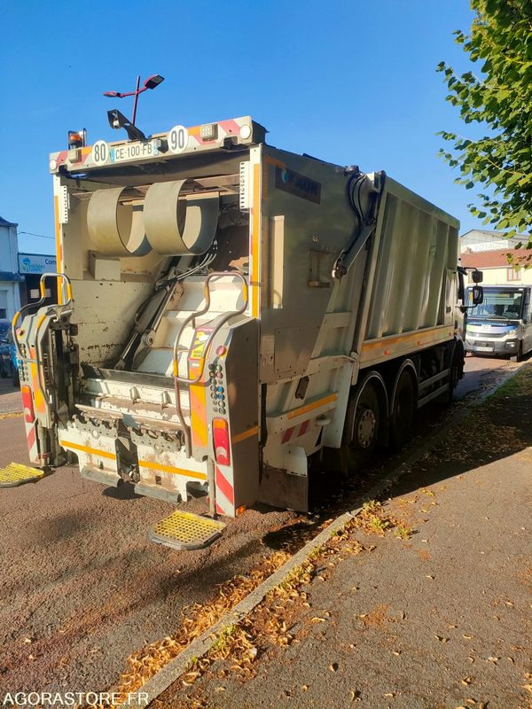 BOM Renault 26 tonnes - Vuilniswagen: afbeelding 3 BOM Renault 26 tonnes - Vuilniswagen: afbeelding 3