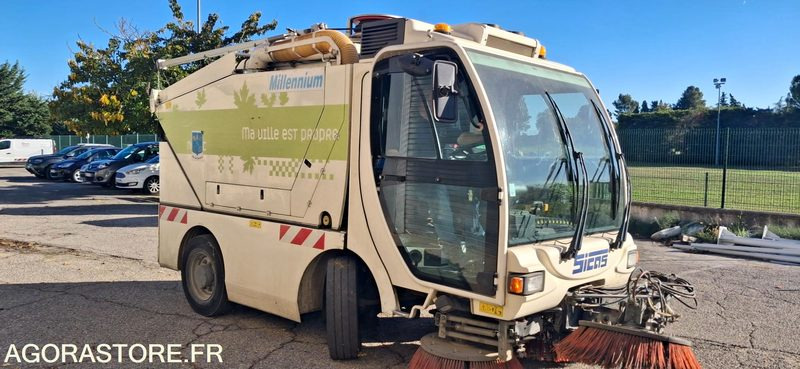 Balayeuse Euroclean Sicas modèle Millennium " New Generation" - Veegwagen: afbeelding 1 Balayeuse Euroclean Sicas modèle Millennium " New Generation" - Veegwagen: afbeelding 1