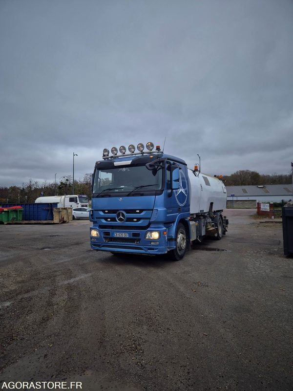 Balayeuse Eurovoirie Optifant 70 TA THP - 2012 - 242 000 heures - Veegwagen: afbeelding 3 Balayeuse Eurovoirie Optifant 70 TA THP - 2012 - 242 000 heures - Veegwagen: afbeelding 3