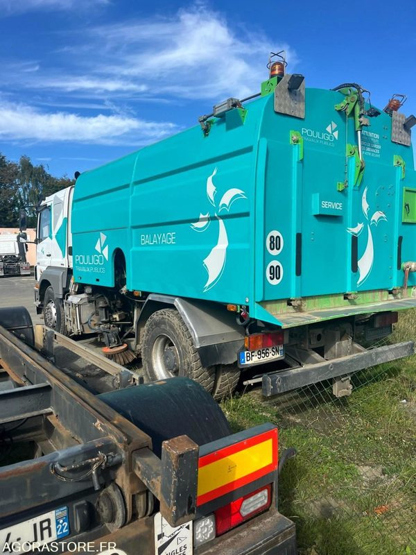 Balayeuse chantier MERCEDES 1833 - 264635KM - 2011 - Veegwagen: afbeelding 4 Balayeuse chantier MERCEDES 1833 - 264635KM - 2011 - Veegwagen: afbeelding 4