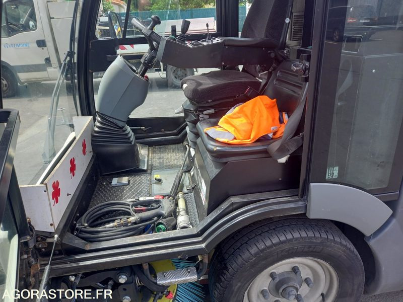 Balayeuse de voirie - Veegwagen: afbeelding 4 Balayeuse de voirie - Veegwagen: afbeelding 4