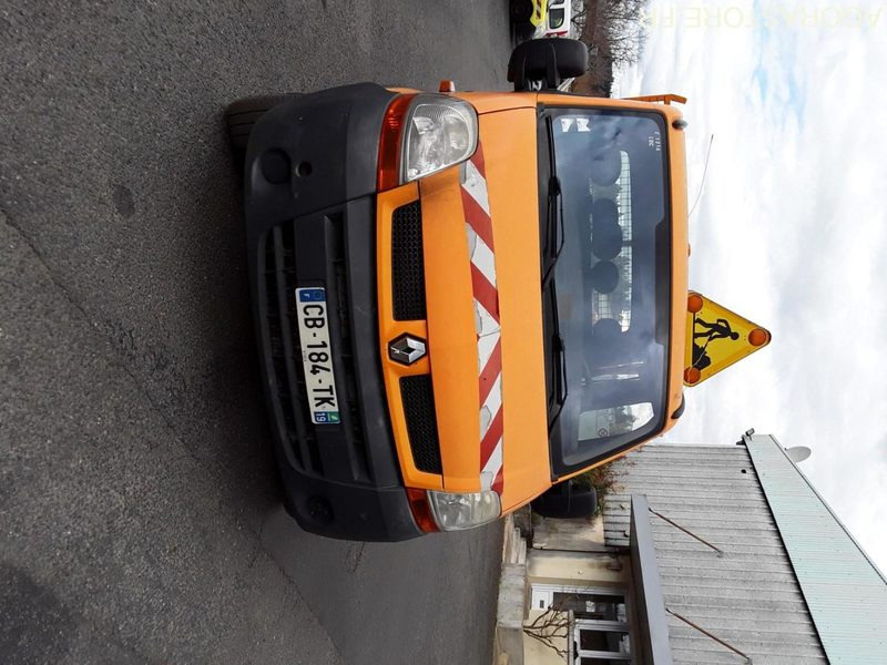 FOURGON BENNE E1314 - 300273 km - 2004 - Bedrijfswagen: afbeelding 2 FOURGON BENNE E1314 - 300273 km - 2004 - Bedrijfswagen: afbeelding 2