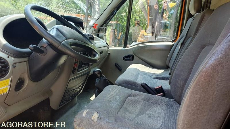 RENAULT MASCOTT E1241 - 246967kms - 2002 - Bedrijfswagen: afbeelding 5 RENAULT MASCOTT E1241 - 246967kms - 2002 - Bedrijfswagen: afbeelding 5