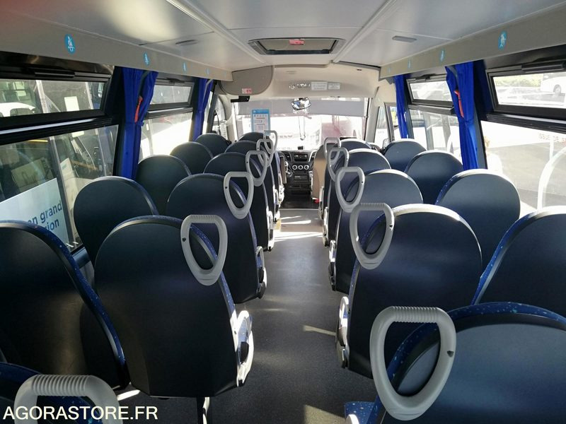 Bus Iveco UNVI 70C17 - 2017 - 120 000 km - Schoolbus: afbeelding 4 Bus Iveco UNVI 70C17 - 2017 - 120 000 km - Schoolbus: afbeelding 4
