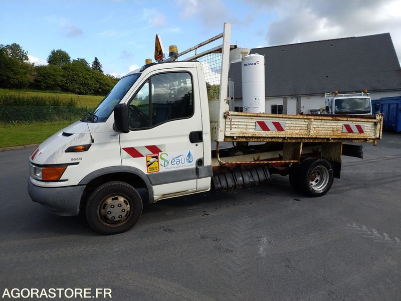 CAMION BENNE IVECO - EY413YY - 142000km - Kipper bestelwagen: afbeelding 1 CAMION BENNE IVECO - EY413YY - 142000km - Kipper bestelwagen: afbeelding 1