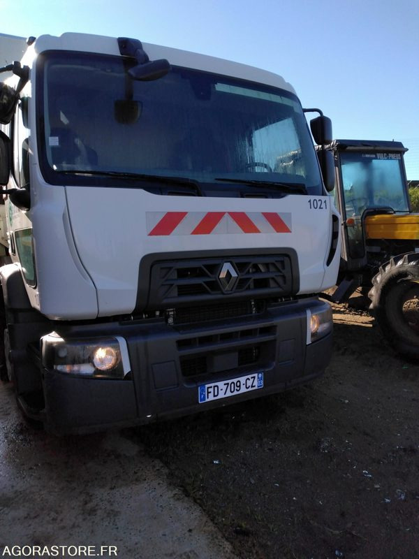 CAMION - BOM - RENAULT - D26 WIDE - 143 536KM - Vuilniswagen: afbeelding 1 CAMION - BOM - RENAULT - D26 WIDE - 143 536KM - Vuilniswagen: afbeelding 1