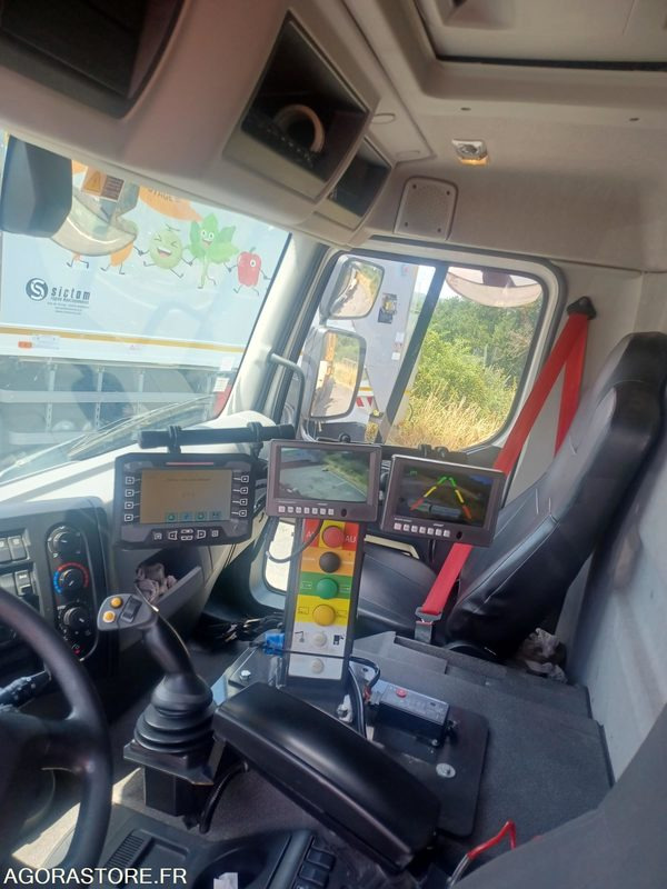 CAMION - BOM - RENAULT - D26 WIDE - 175 588KM - Vuilniswagen: afbeelding 4 CAMION - BOM - RENAULT - D26 WIDE - 175 588KM - Vuilniswagen: afbeelding 4