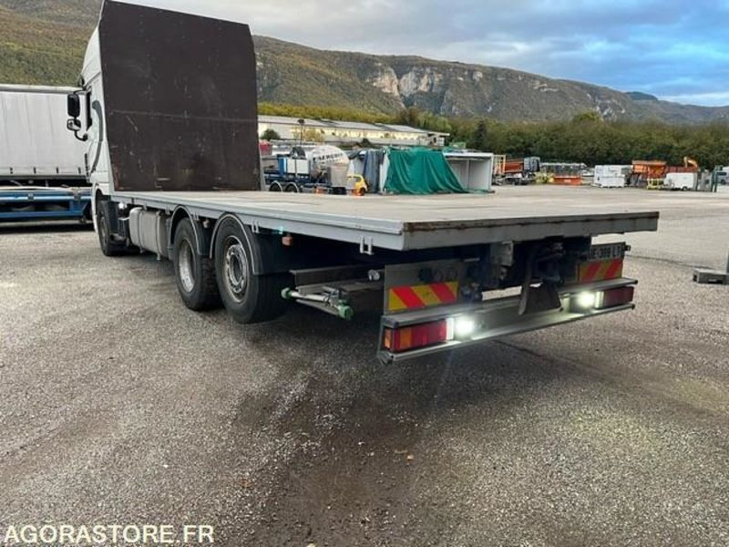 CAMION PLATEAU DAF 105.510 675 000 KM 2010 - Vrachtwagen met open laadbak: afbeelding 4 CAMION PLATEAU DAF 105.510 675 000 KM 2010 - Vrachtwagen met open laadbak: afbeelding 4
