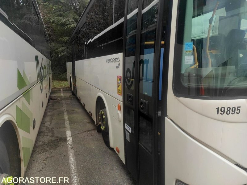 CAR IRISBUS - RECREO - MEC2009 / 620300 KM - AH663NW (19895) - Schoolbus: afbeelding 2 CAR IRISBUS - RECREO - MEC2009 / 620300 KM - AH663NW (19895) - Schoolbus: afbeelding 2