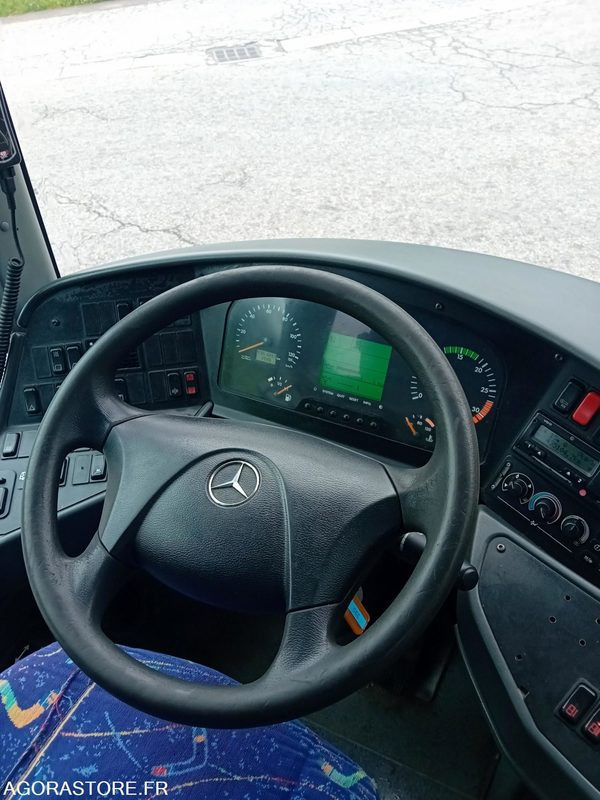 CAR SCOLAIRE MERCEDES INTOURO N°11426/395 MEC 2009 435000KM AH-538-LV - Schoolbus: afbeelding 3 CAR SCOLAIRE MERCEDES INTOURO N°11426/395 MEC 2009 435000KM AH-538-LV - Schoolbus: afbeelding 3