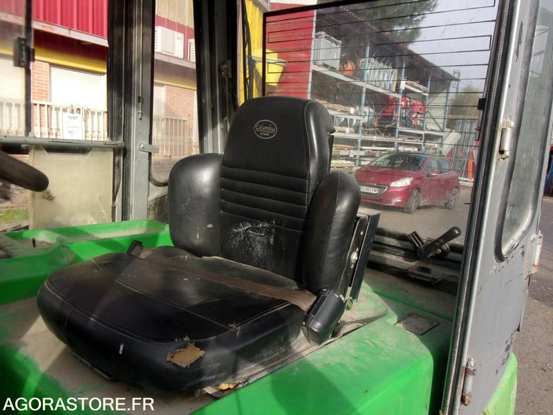 CHARIOT ÉLÉVATEUR 3 TONNES POSITIONNEUR DE FOURCHES ELECTRIQUE CESAB - Elektrische heftruck: afbeelding 5 CHARIOT ÉLÉVATEUR 3 TONNES POSITIONNEUR DE FOURCHES ELECTRIQUE CESAB - Elektrische heftruck: afbeelding 5