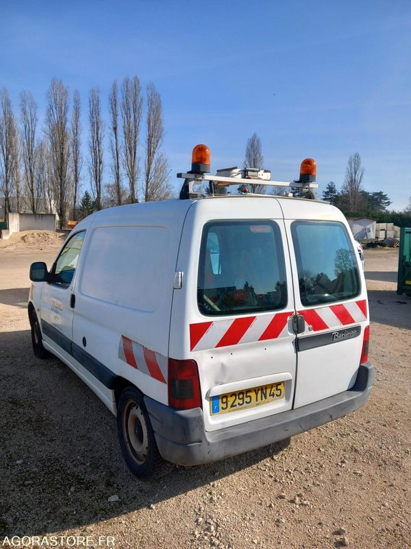 CITROEN BERLINGO - 2004 - 96000KM - Kleine bestelwagen: afbeelding 2 CITROEN BERLINGO - 2004 - 96000KM - Kleine bestelwagen: afbeelding 2
