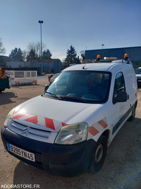 CITROEN BERLINGO - 2004 - 96000KM - Kleine bestelwagen: afbeelding 3 CITROEN BERLINGO - 2004 - 96000KM - Kleine bestelwagen: afbeelding 3