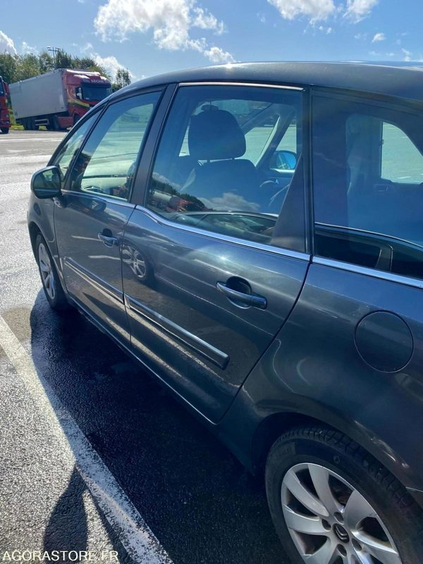 CITROEN PICASSO // CT-011-LS // 2013 - 215 102 KM - Personenwagen: afbeelding 2 CITROEN PICASSO // CT-011-LS // 2013 - 215 102 KM - Personenwagen: afbeelding 2