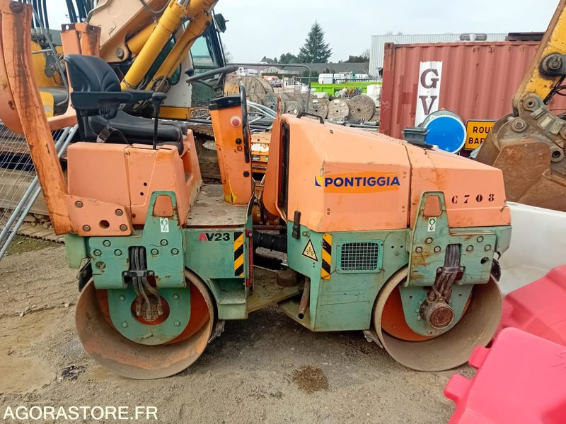 COMPACTEUR TANDEM AMMANN AV23-2 -- 2001 -- ENVIRON 800 HEURES - Wals: afbeelding 3 COMPACTEUR TANDEM AMMANN AV23-2 -- 2001 -- ENVIRON 800 HEURES - Wals: afbeelding 3