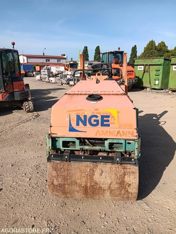 COMPACTEUR TANDEM AMMANN AV23-2 -- 2001 -- ENVIRON 800 HEURES - Wals: afbeelding 5 COMPACTEUR TANDEM AMMANN AV23-2 -- 2001 -- ENVIRON 800 HEURES - Wals: afbeelding 5