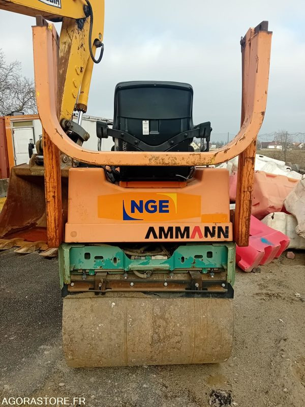 COMPACTEUR TANDEM AMMANN AV23-2 -- 2001 -- ENVIRON 800 HEURES - Wals: afbeelding 2 COMPACTEUR TANDEM AMMANN AV23-2 -- 2001 -- ENVIRON 800 HEURES - Wals: afbeelding 2