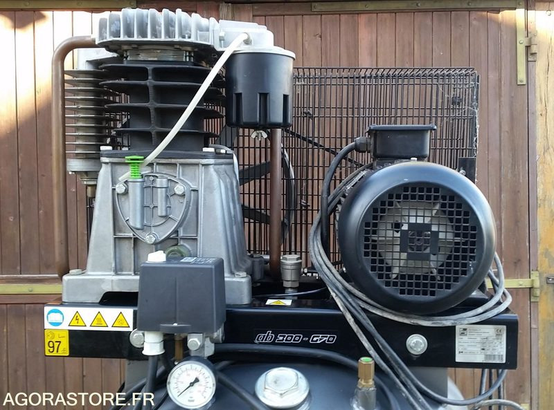 COMPRESSEUR VERTICAL DE MARQUE FIAC TYPE AB-300-670 CUVE 270l TRIPHASE - Luchtcompressor: afbeelding 2 COMPRESSEUR VERTICAL DE MARQUE FIAC TYPE AB-300-670 CUVE 270l TRIPHASE - Luchtcompressor: afbeelding 2