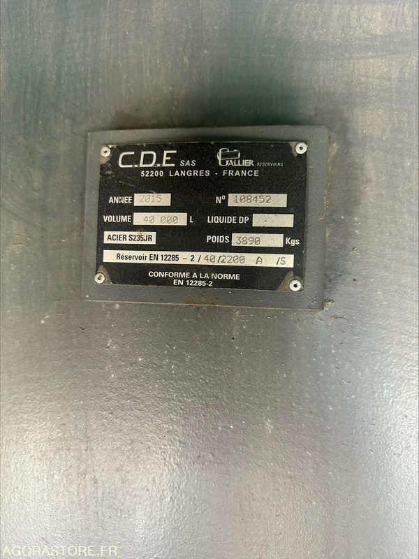 CONTAINER AVEC CUVE DE 40 000L & SYSTEME DE DISTRIBUTION CARBURANT - 2015 - Gereedschap/ Toebehoor: afbeelding 3 CONTAINER AVEC CUVE DE 40 000L & SYSTEME DE DISTRIBUTION CARBURANT - 2015 - Gereedschap/ Toebehoor: afbeelding 3