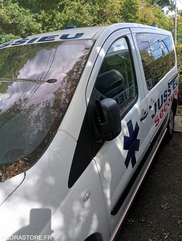 CY-838-MR - Non Roulant - FIAT SCUDO - VASP - "PP" - CG HS - 220 715 Kms - Ambulance: afbeelding 3 CY-838-MR - Non Roulant - FIAT SCUDO - VASP - "PP" - CG HS - 220 715 Kms - Ambulance: afbeelding 3