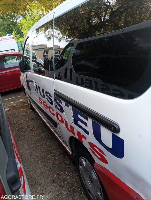 CY-838-MR - Non Roulant - FIAT SCUDO - VASP - "PP" - CG HS - 220 715 Kms - Ambulance: afbeelding 4 CY-838-MR - Non Roulant - FIAT SCUDO - VASP - "PP" - CG HS - 220 715 Kms - Ambulance: afbeelding 4