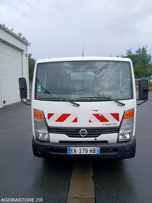 Camion plateau Nissan - 2008 - 230.040 km - Kipper bestelwagen: afbeelding 3 Camion plateau Nissan - 2008 - 230.040 km - Kipper bestelwagen: afbeelding 3