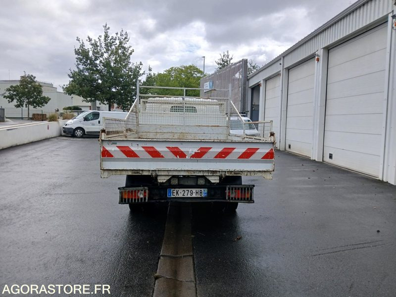 Camion plateau Nissan - 2008 - 230.040 km - Kipper bestelwagen: afbeelding 4 Camion plateau Nissan - 2008 - 230.040 km - Kipper bestelwagen: afbeelding 4