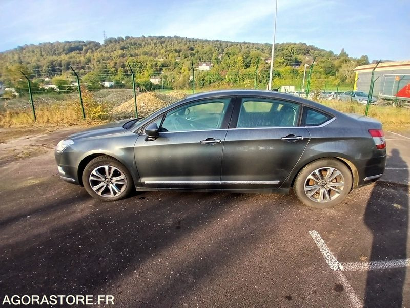 Citroën C5 – Diesel – 2016-204 763 km - Personenwagen: afbeelding 5 Citroën C5 – Diesel – 2016-204 763 km - Personenwagen: afbeelding 5