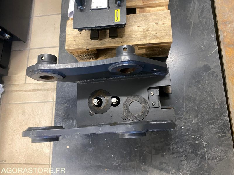 Coupleur hydraulique + 3 godets Neufs pour pelle 6T - Bouwmaterieel: afbeelding 4 Coupleur hydraulique + 3 godets Neufs pour pelle 6T - Bouwmaterieel: afbeelding 4