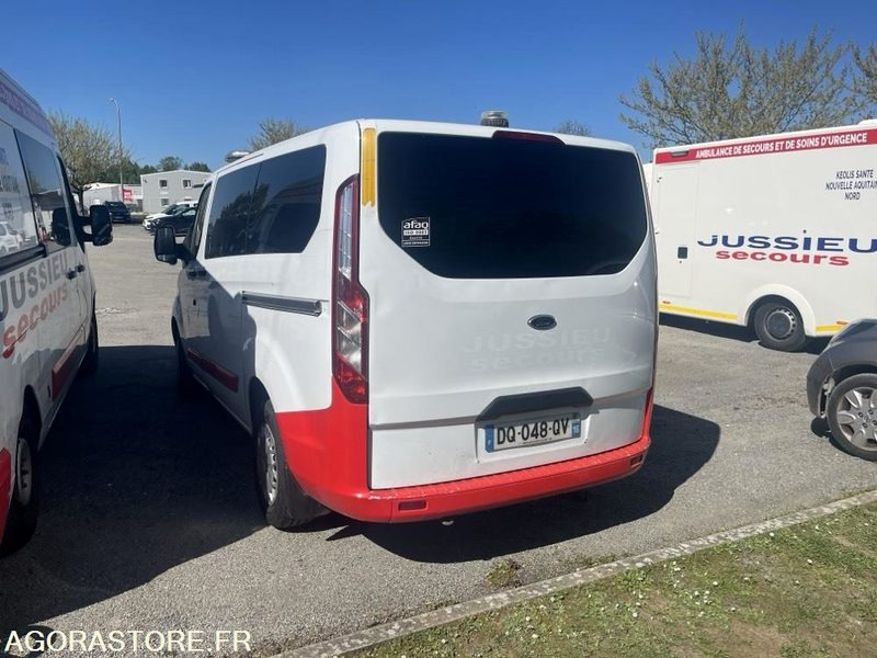 DQ-048-QV - Non Roulant - Pour pièces - FORD CUSTOM - VASP - 361 398 Kms - Ambulance: afbeelding 5 DQ-048-QV - Non Roulant - Pour pièces - FORD CUSTOM - VASP - 361 398 Kms - Ambulance: afbeelding 5
