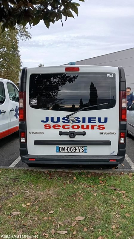 DW-069-VS - Non Roulant - OPEL VIVARO - VASP - 328 164 Kms - Ambulance: afbeelding 4 DW-069-VS - Non Roulant - OPEL VIVARO - VASP - 328 164 Kms - Ambulance: afbeelding 4