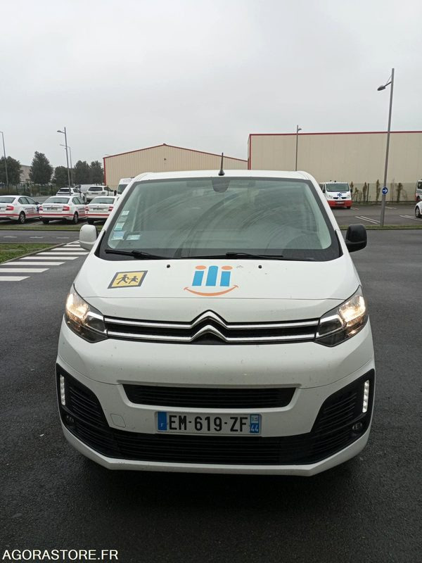 EM-619-ZF - Roulant - CITROEN JUMPY SPACE TOURER - VP - 240 733 Kms - Minibus, Personenvervoer: afbeelding 4 EM-619-ZF - Roulant - CITROEN JUMPY SPACE TOURER - VP - 240 733 Kms - Minibus, Personenvervoer: afbeelding 4